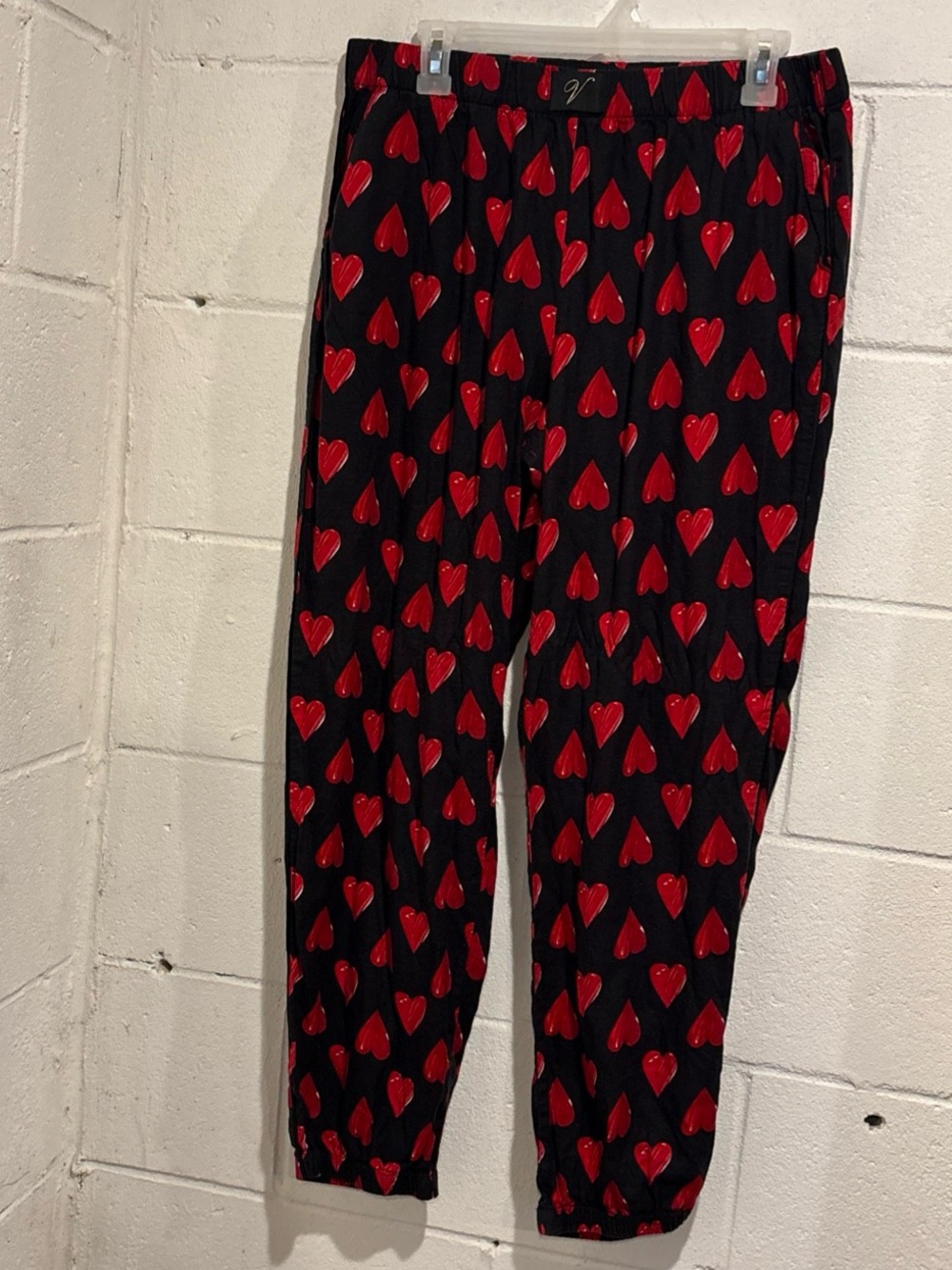 Victoria’s Secret pajama lounge pants black red hearts pull on